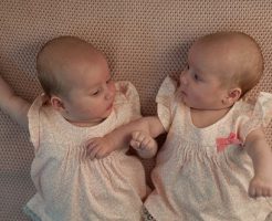 夢占い 赤ちゃん 双子 育てる